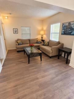 Unit 2 - Stylish 2BR Downtown Phoenix Retreat in Roosevelt Row, Parking Included - 9