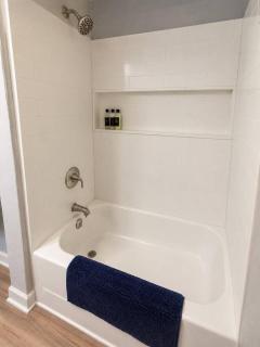Unit 2 - Stylish 2BR Downtown Phoenix Retreat in Roosevelt Row, Parking Included - 5