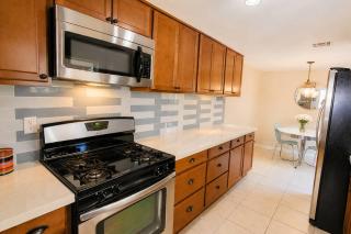 Unit 2 - Stylish 2BR Downtown Phoenix Retreat in Roosevelt Row, Parking Included - 7