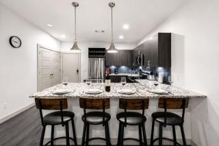 Comfortable McKinney Apartment. Wi-Fi and Parking - 1
