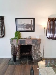 Unit 1 - 2BR Roosevelt Row, Free Parking, Private Yard - 2