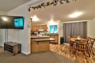 The Haire Haus - 8