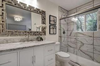 Stylish 3BR Near The Domain - Modern Austin Stay - 2