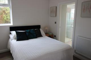 Exeter Studio Apartment - 6