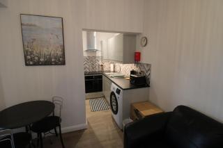 Exeter Studio Apartment - 4