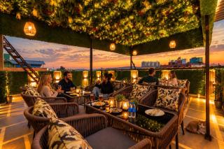 HOTEL UPTOWN with Luxury Restaurant & Rooftop Near Connaught Place, New Delhi City Centre - 1