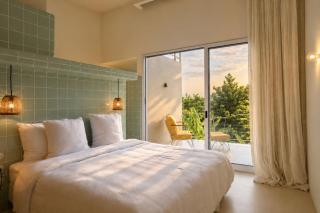 MAR -A-MARBrand New Town House - 8