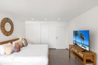 Cristal Caraïbes, 1 bdr beachfront retreat & pool - 2