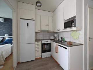 5th Floor Balcony, Lake View, Sauna & Free Parking - 2