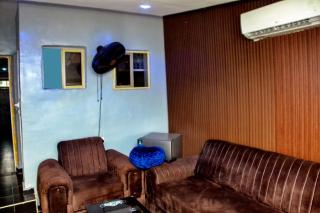 2 Bedroom Stylish Apartment at the Heart of Surulere l Surulere stadium l Night-Life - 2