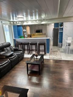 Dragons Nest 3 Private Room by Vics Bar - 0