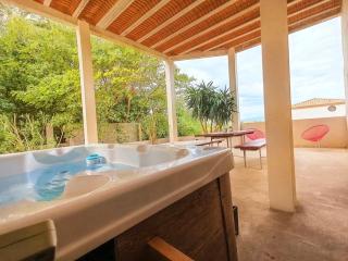 Grand Loft de Standing 140m2 Jacuzzi Privatif, Terrasse 60m2 Vue Dégagée - Marcorignan - 0