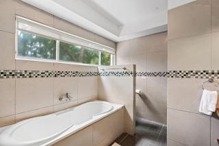 BLA1 3 Bedroom Condo with Direct Beach Access - 2