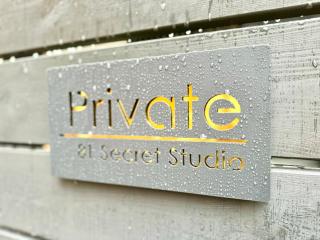Stunning Secret Studio - Beach Retreat - Sleeps 4 - 6
