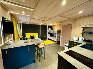 Stunning Secret Studio - Beach Retreat - Sleeps 4 - 1