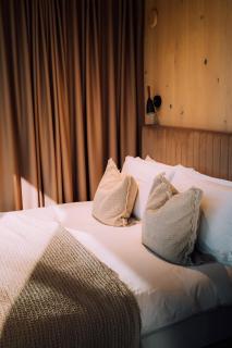 Nest Retreat Iceland - Mirror Houses by the Rangá river - 2