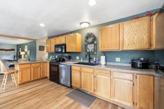 Vacation on the Lake! 20 min from Downtown Dells! - 1