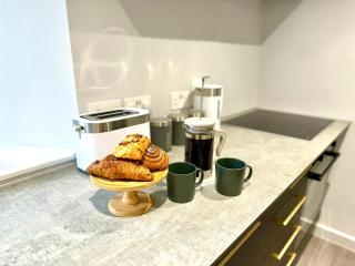 Explore 2BR Bournemouth, Ground Floor Easy Access - 1
