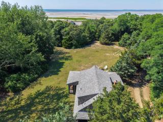 Private beach access Wrap around porch - 0