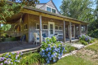 Private beach access Wrap around porch - 8