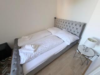 V10 Luxury Downtown Apartman - 4