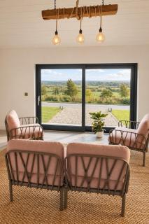 Entire Property 5 Bedroom - 20 minutes from Adare - 0