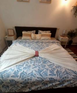 Stylish 2BR in Old Town Gem - 9