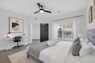 Upscale 1BR Retreat. Resort Pool, Gym, Wi-Fi - 6