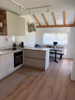 Swiss Alpine Hideaway - 5