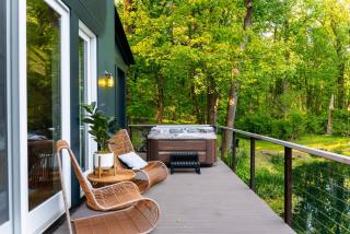 The Roundtop Chalet romantic couples getaway - 9