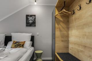 XZLLENZ - 5 Schlafzimmer, 2,5 Bäder, Parken, Smart-TV, Küche, Terrasse, Option Einzelbetten - Erlangen - 8