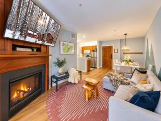 Ski-InOut Pool View Condo Hot Tub Sleeps 10 - 9