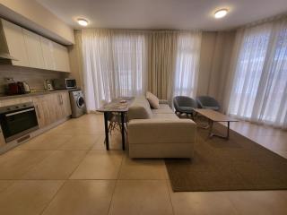 Mangroovy - 1BR Shiny Ground Floor - 4