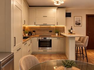 Helena Hideaway Macedonia St - 3