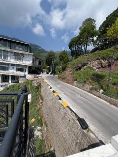 Cloudy Guest House - Best Hotel in Murree - 3