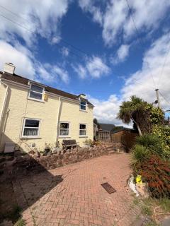 Pump Cottage - 9