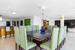 Elegant multi-level penthouse with rooftop Jacuzzi, bay views, pool & game room - 4