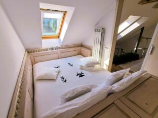 The Royal Nest - 8