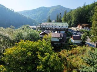The Royal Nest - 4