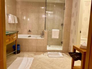 2Bedroom Hotel Apartment at Four Seasons Nile Plaza Stunning Nile View - 5