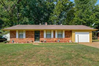 4 Mi to Graceland! Cozy Home w/ Patio & Yard - 0