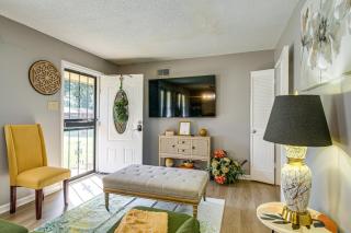 4 Mi to Graceland! Cozy Home w/ Patio & Yard - 6