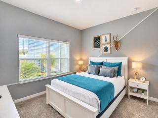 Superb 5BR Townhouse with Waterpark & Private Pool - 6