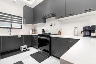 Sea La Vie 2BR Gated Pool Walk to the Beach - 7