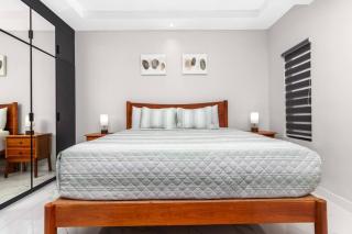 Sea La Vie 2BR Gated Pool Walk to the Beach - 4