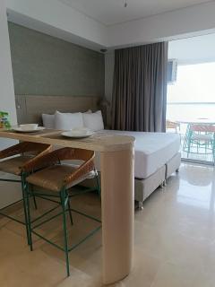 Apartamento Despierta Frente al Mar, con jacuzzi, piscinas y baño turco, cerca al aeropuerto - 3