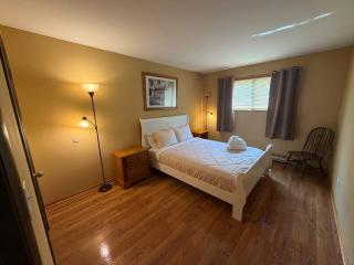 Mins from O'Hare • Safe Location • Private Parking - 3