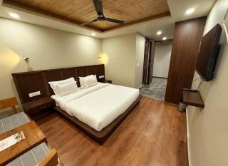 The Rhino Grove Hotel - 4