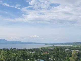 Bay Loft 2 bedroom Apartment with 3 beds & Lake Views - 9