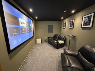 Family Coastal Escape Hot Tub, Cinema & Games Room - 5